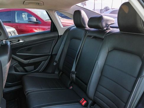 Used 2023 Volkswagen Jetta SE FWD image 19