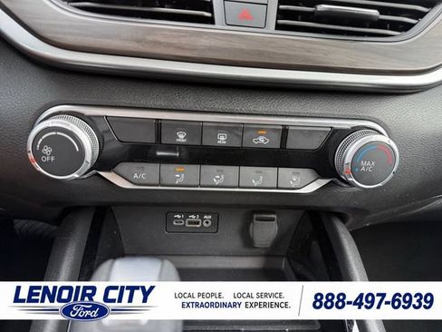 Used 2024 Nissan Altima 2.5 SV FWD image 26
