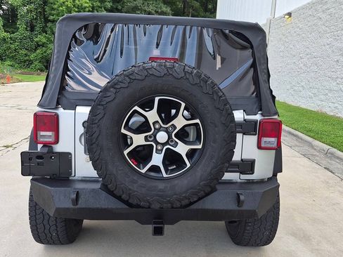 Used 2012 Jeep Wrangler Sport AWD/4WD image 6