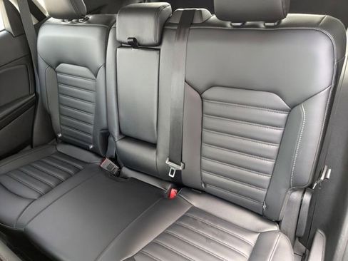 Used 2024 Ford Edge SEL w/ Convenience Package image 30