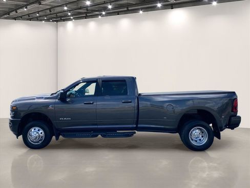 Used 2025 RAM 3500 Big Horn AWD/4WD image 4