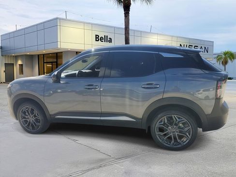 Used 2025 Nissan Kicks SR FWD image 4