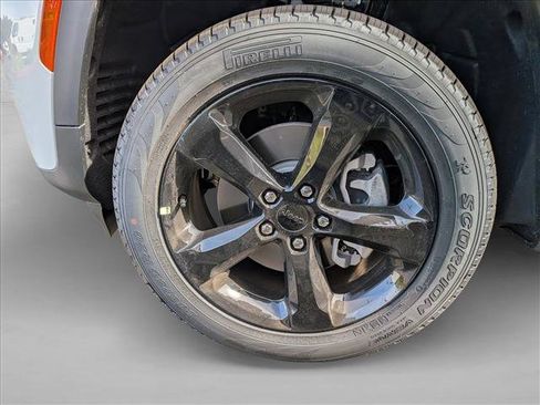 New 2026 Jeep Grand Cherokee L Limited w/ Limited Altitude Package AWD/4WD image 19