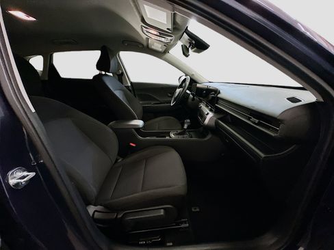 Used 2025 Hyundai Kona SEL image 32