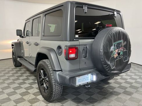Used 2019 Jeep Wrangler Unlimited Sport image 7