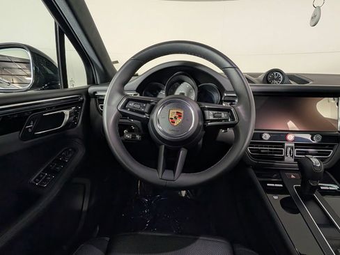 Certified 2025 Porsche Macan S image 26