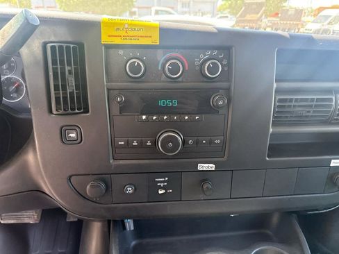 Used 2011 Chevrolet Express 2500 RWD image 14