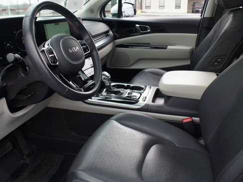 Used 2024 Kia Carnival SX Prestige image 15