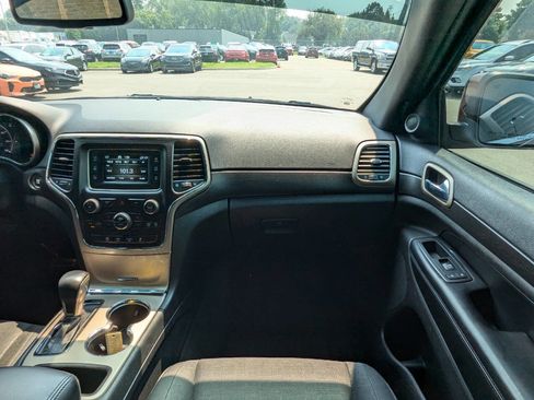 Used 2016 Jeep Grand Cherokee Laredo w/ Quick Order Package 23E image 16