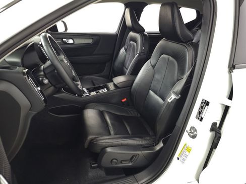 Used 2023 Volvo XC40 B5 Plus w/ Driver Assist Package AWD/4WD image 16