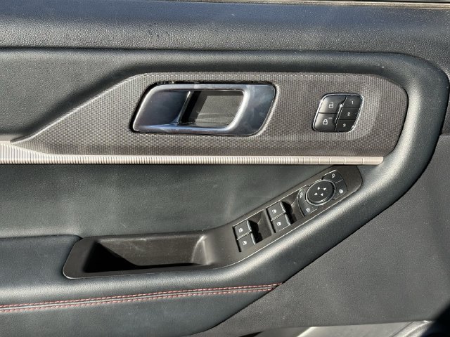 Used 2025 Ford Explorer ST-Line w/ Premium Package RWD image 22