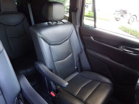 Certified 2020 Cadillac XT6 Premium Luxury AWD/4WD image 17