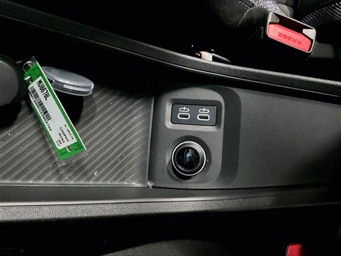 Certified 2025 MINI Cooper 2-Door Hardtop image 35