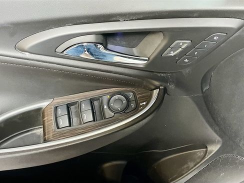 Used 2023 Chevrolet Malibu LT w/ Redline Edition FWD image 18