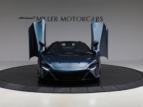 Used 2025 McLaren Artura Spider image 21