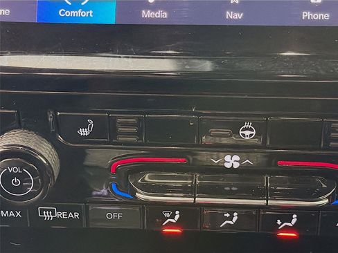 Used 2023 Jeep Grand Cherokee L Limited image 21