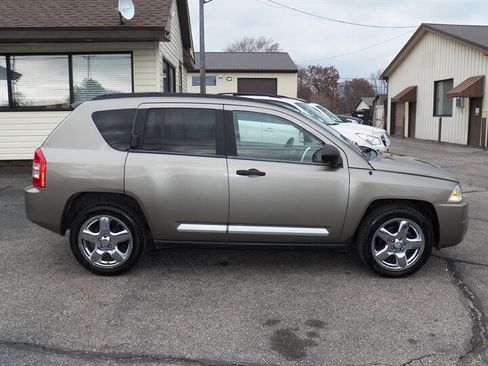 Used 2008 Jeep Compass Limited image 2