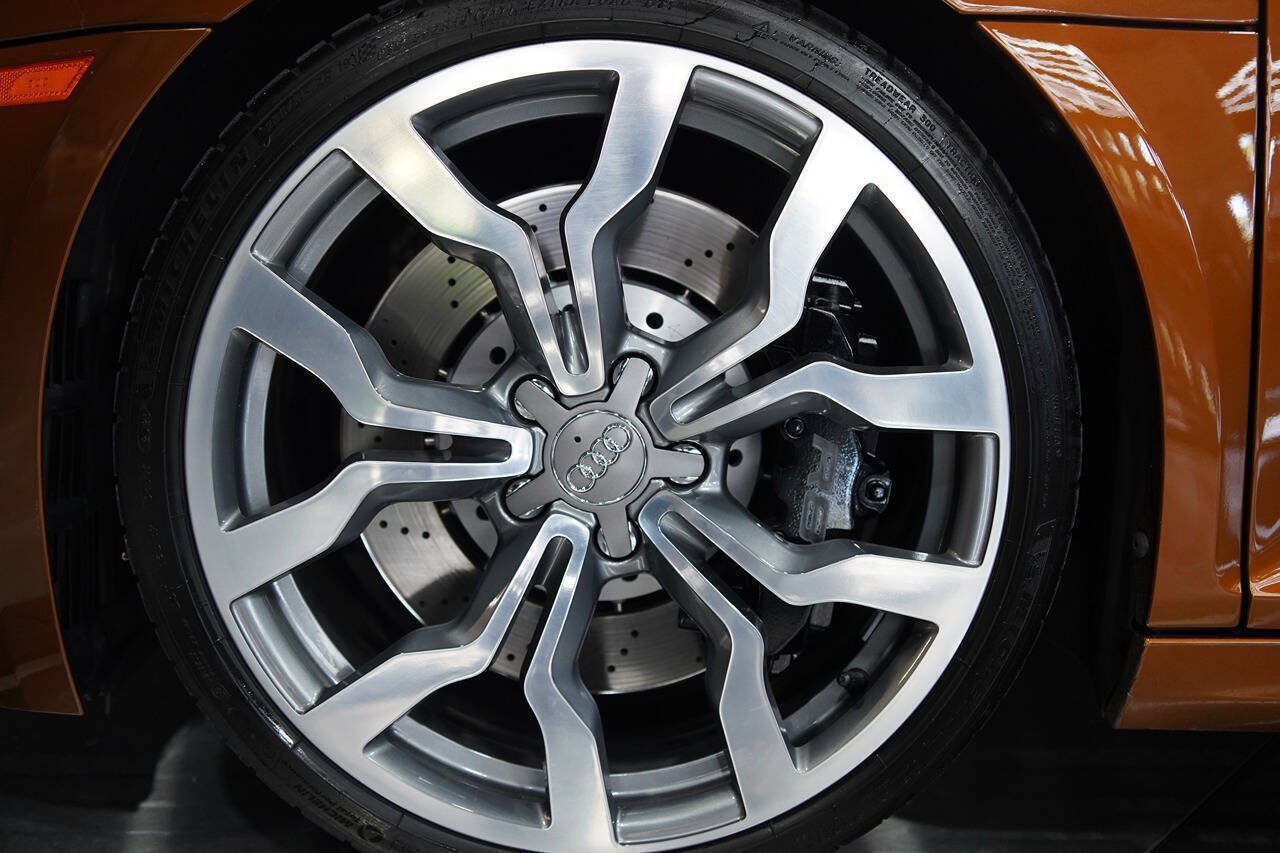 Used 2011 Audi R8 V10 AWD/4WD image 35