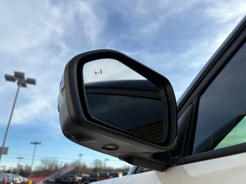 Used 2025 Ford Explorer ST image 10