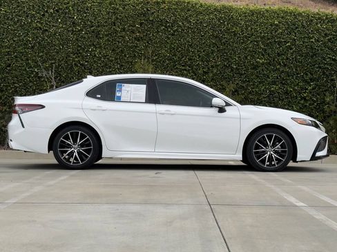 Used 2024 Toyota Camry SE FWD image 8