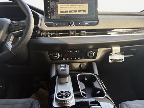 New 2026 Mitsubishi Outlander SE image 20