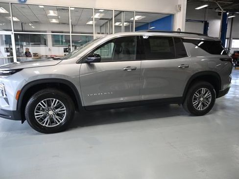 New 2026 Chevrolet Traverse LT w/ LPO, Floor Liner Package FWD image 7
