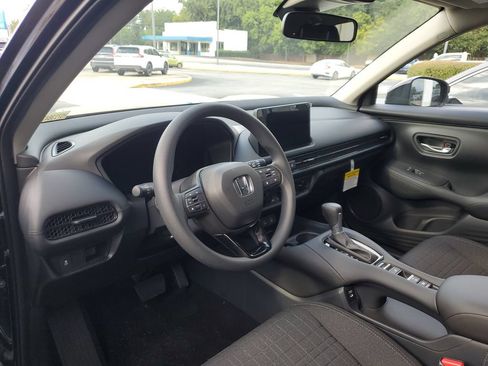 New 2027 Honda HR-V LX image 16