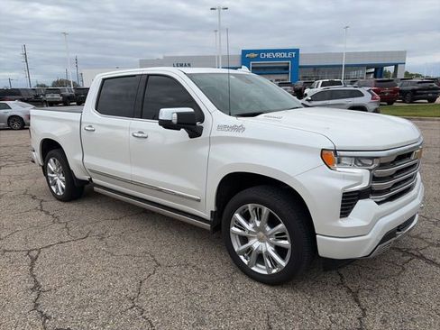 Used 2025 Chevrolet Silverado 1500 High Country w/ High Country Premium Package AWD/4WD image 1