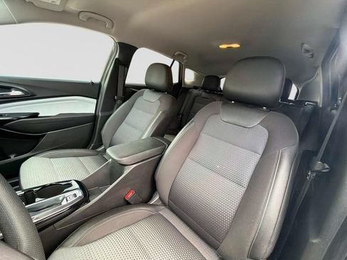 Used 2024 Chevrolet Trax LT FWD image 23