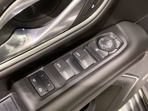 Used 2021 Chevrolet Tahoe RST image 32