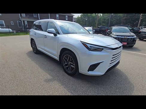 Used 2024 Lexus TX 350 AWD image 2