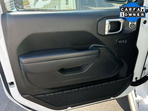 Used 2025 Jeep Wrangler Unlimited Rubicon image 10