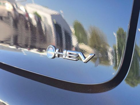Used 2025 Toyota Prius XLE FWD image 13