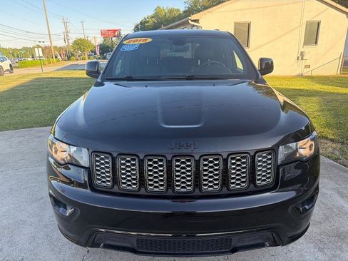 Used 2018 Jeep Grand Cherokee Altitude image 6