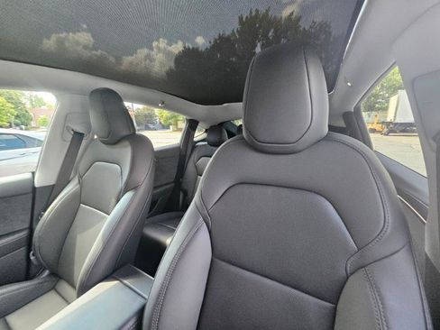 Used 2026 Tesla Model Y Long Range RWD image 40