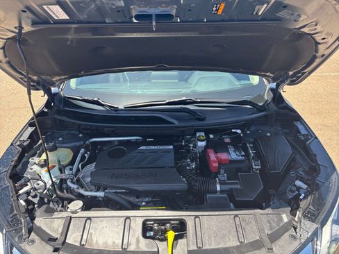 Used 2025 Nissan Rogue SV FWD image 34