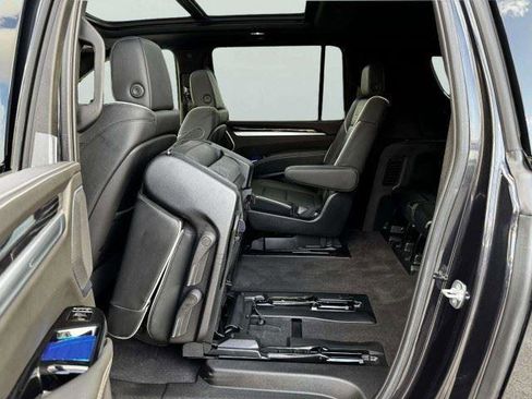 Used 2025 Cadillac Escalade ESV Sport w/ Touring Package AWD/4WD image 38
