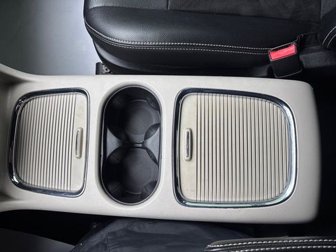 Used 2019 Dodge Grand Caravan SXT image 38