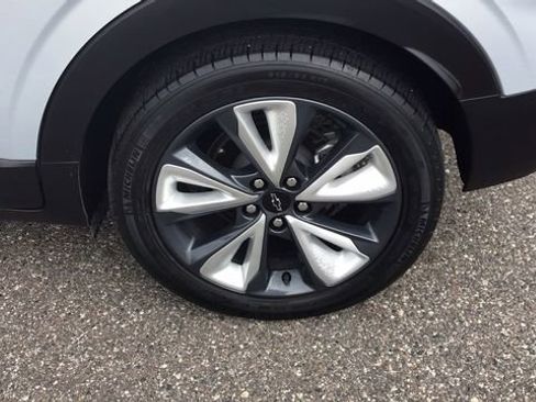 Used 2023 Chevrolet Bolt EUV LT w/ Convenience Package image 11