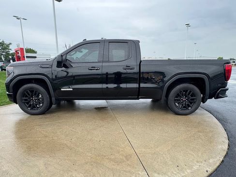 Used 2023 GMC Sierra 1500 Elevation w/ LPO, Elevation Black Package AWD/4WD image 4