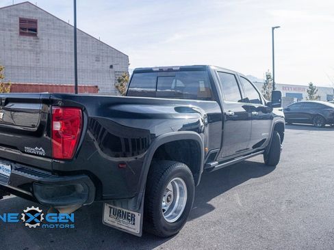 Used 2022 Chevrolet Silverado 3500 High Country image 8