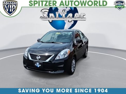 Used 2014 Nissan Versa SV FWD image 3