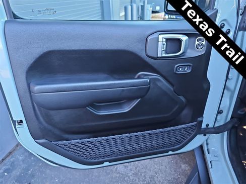 Used 2023 Jeep Gladiator Sport image 27