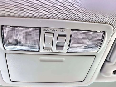 Used 2006 Nissan Pathfinder SE w/ (P01) Se Premium Pkg image 25