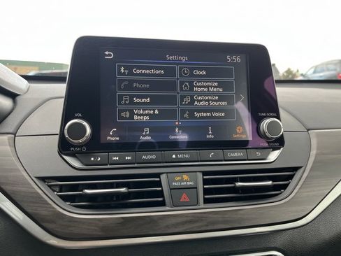 Used 2024 Nissan Altima 2.5 SV image 41