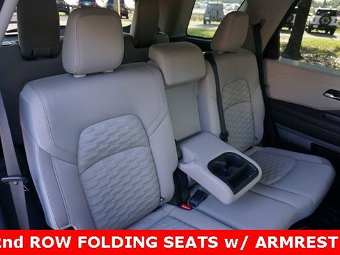 Used 2022 Nissan Pathfinder SV image 7