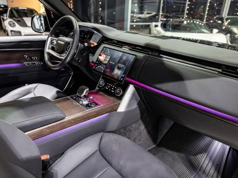 Used 2023 Land Rover Range Rover SE image 33