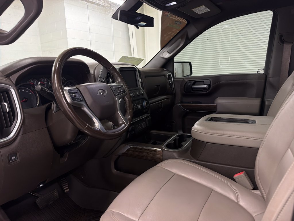 Used 2020 Chevrolet Silverado 1500 RST w/ Texas Edition AWD/4WD image 4