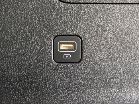 Used 2023 Kia Sorento EX w/ Panoramic Sunroof Package image 18