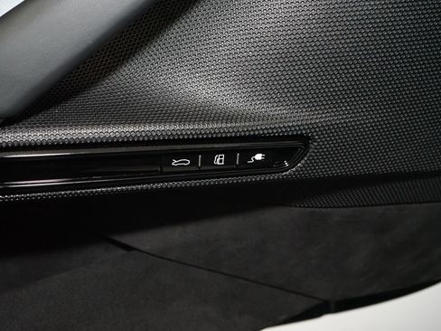 Used 2025 Ferrari SF90 Spider AWD/4WD image 22